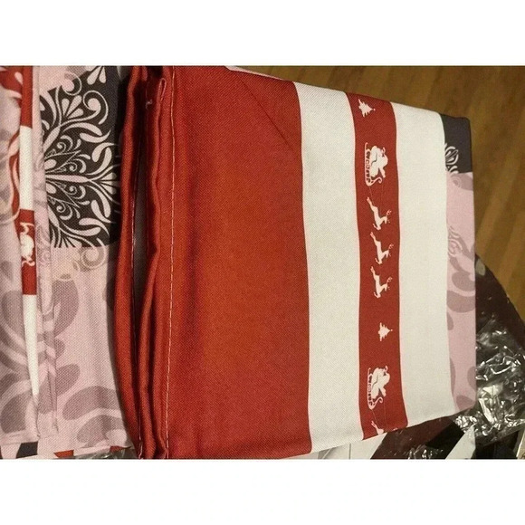 SOJETRKI CHRISTMAS TABLECLOTH RECTANGLE 55X71 INCH - Picture 3 of 4